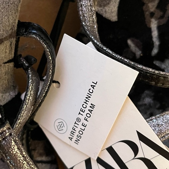 NWT ZARA 🎄HOLIDAY METALLIC perfect for holiday season 
HEELED SANDALS SIZE 8 - Picture 9 of 10